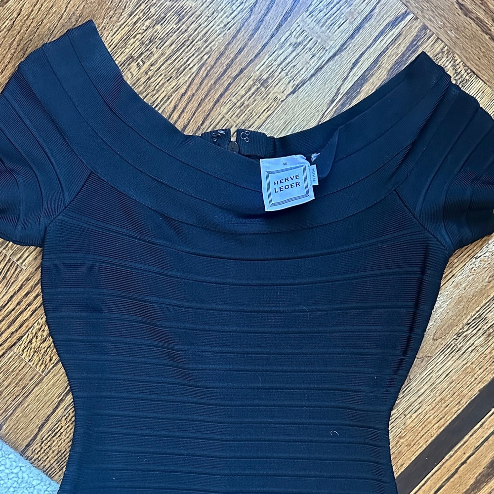 Elegant Herve leger Black Bodycon Carmen Dress size Medium; like new worn once - Picture 3 of 4